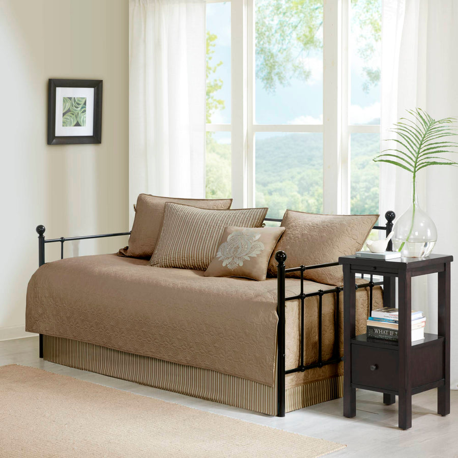 khaki-daybed