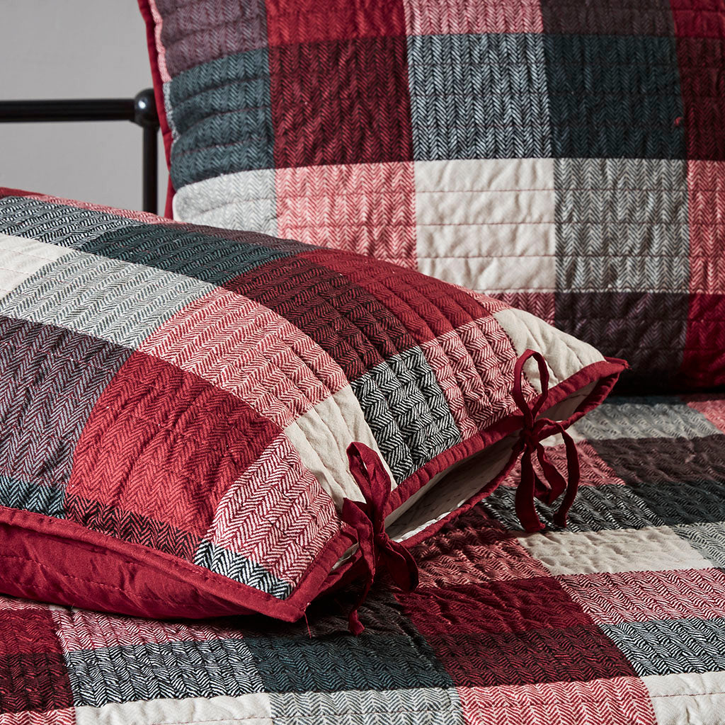 red-daybed