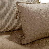 khaki-daybed