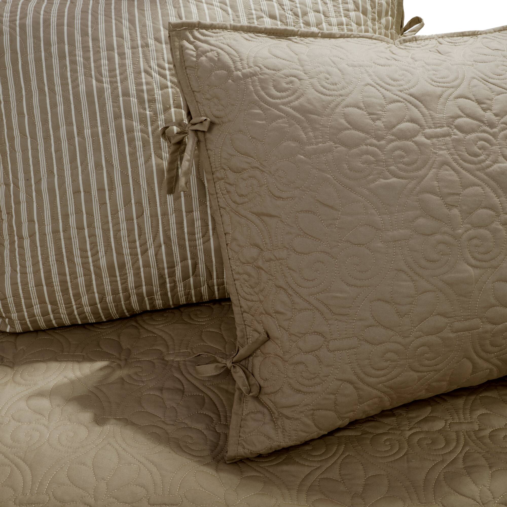 khaki-daybed