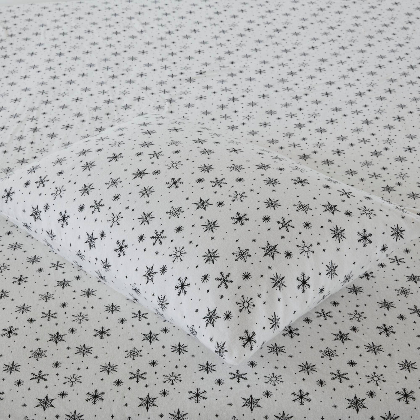 black snowflakes-cal king,black snowflakes-queen,black snowflakes-full,black snowflakes-king,black snowflakes-twin,black snowflakes-twin xl