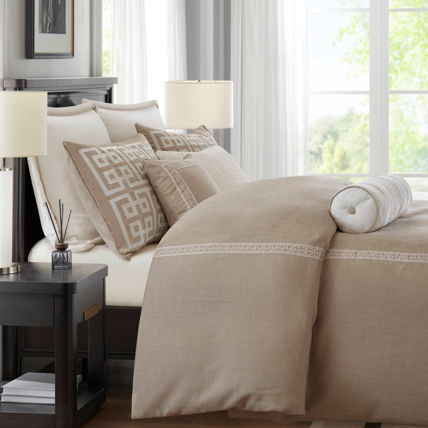 taupe-queen,taupe-king