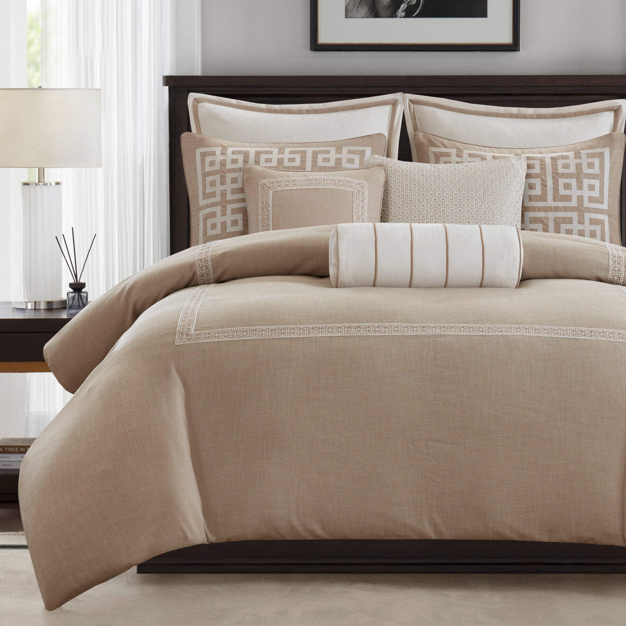 taupe-queen,taupe-king
