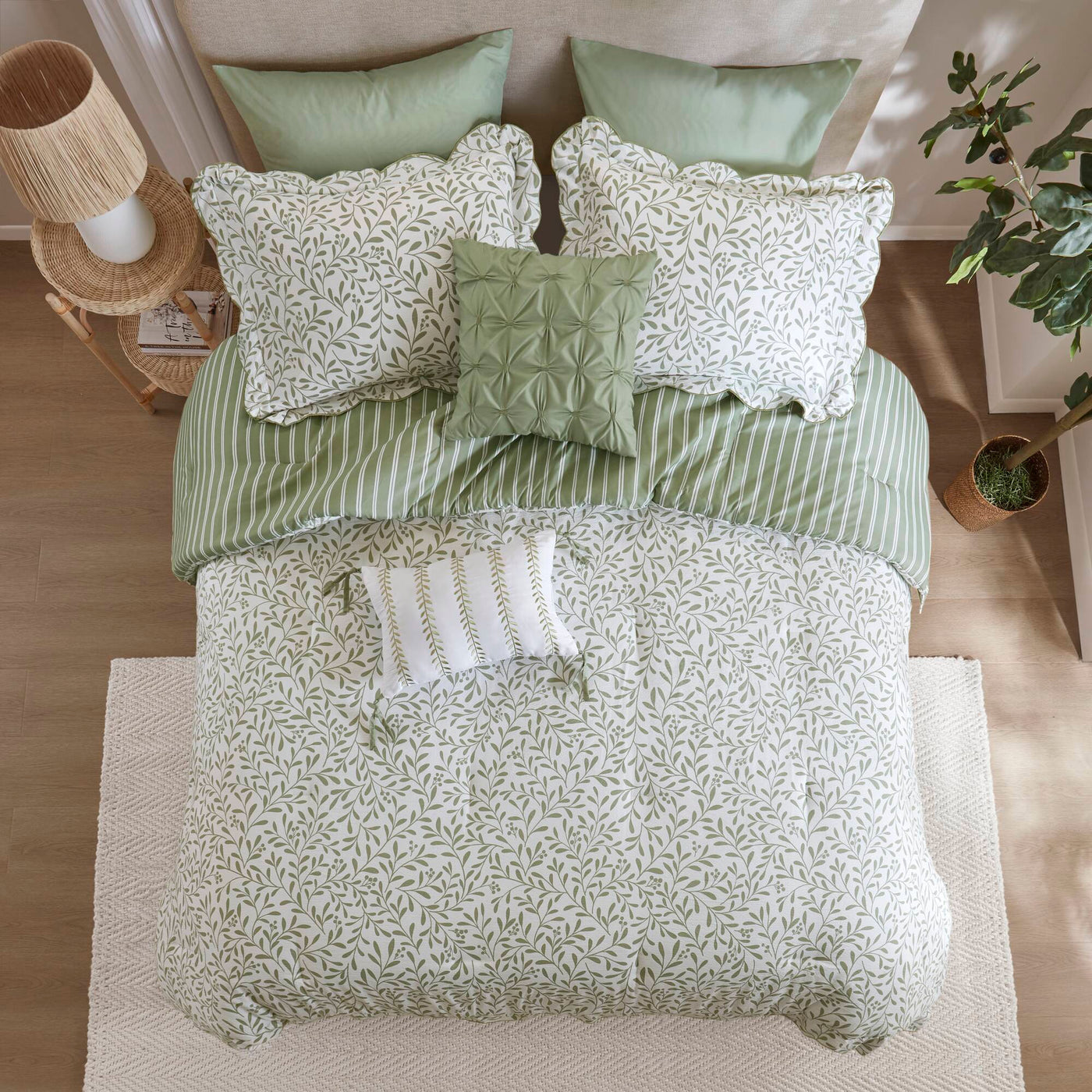 sage green-queen,sage green-king
