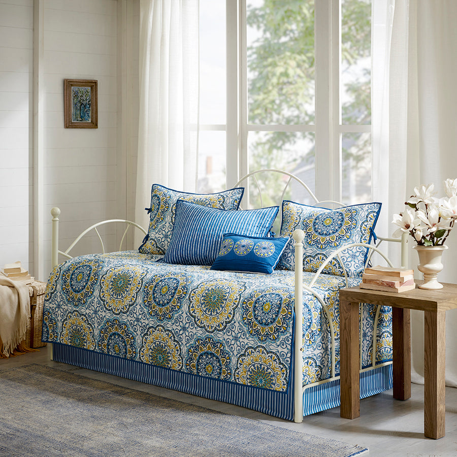 blue-daybed